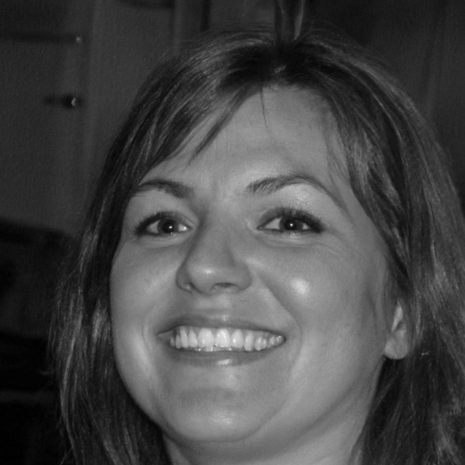 Dr. Rebecca Chen, Senior Financial Analyst